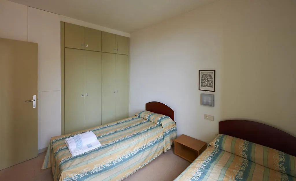 Apartment Apartamentos Montserrat Abat Marcet