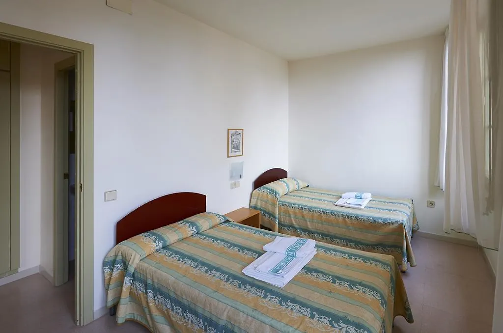 Apartamentos Montserrat Abat Marcet Apartment