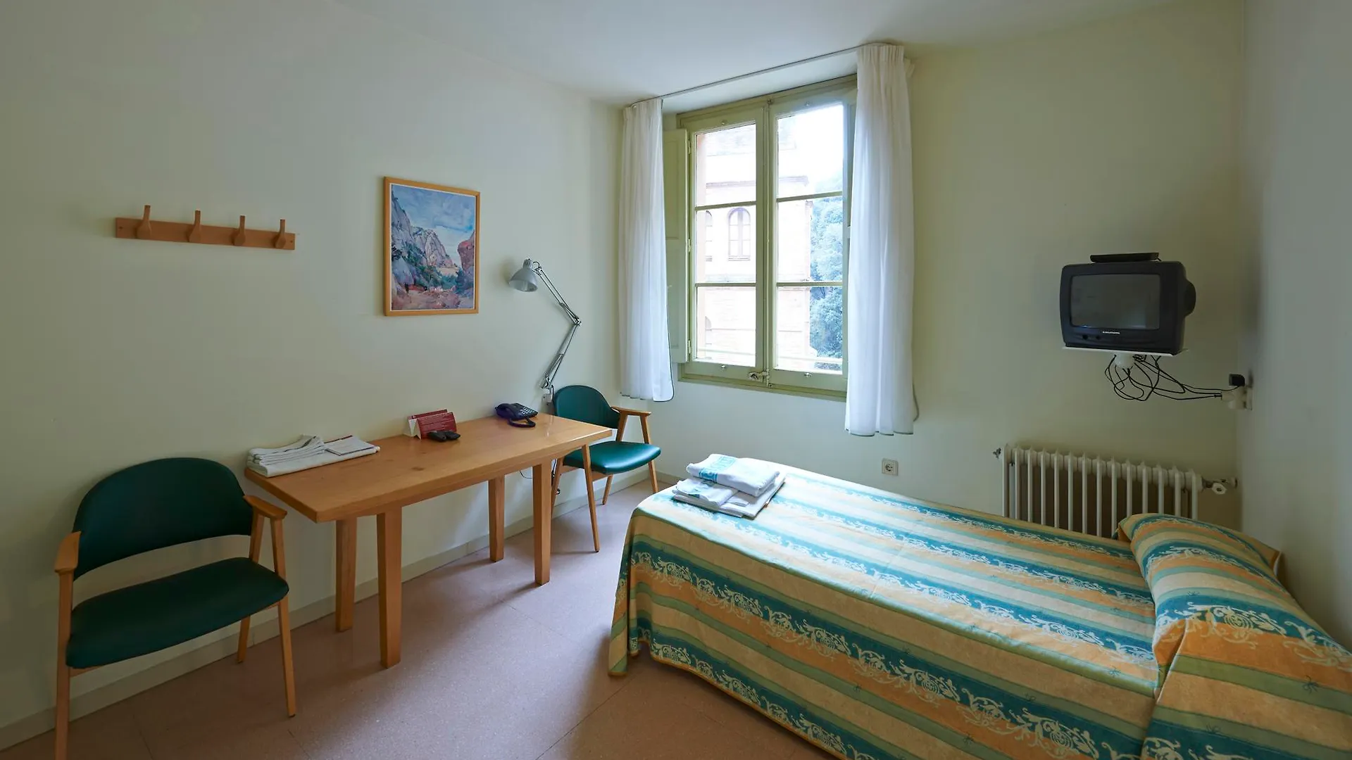 Apartment Apartamentos Montserrat Abat Marcet Spain
