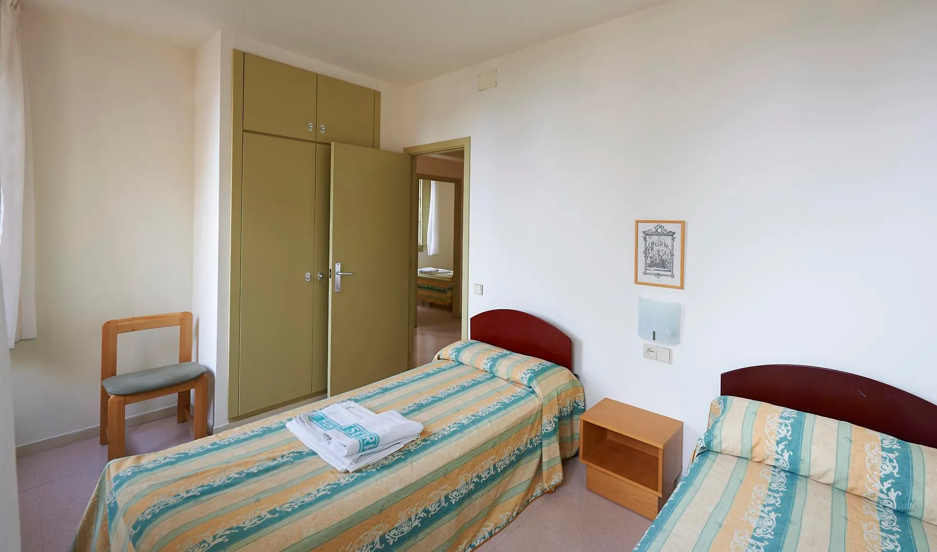 Apartment Apartamentos Montserrat Abat Marcet