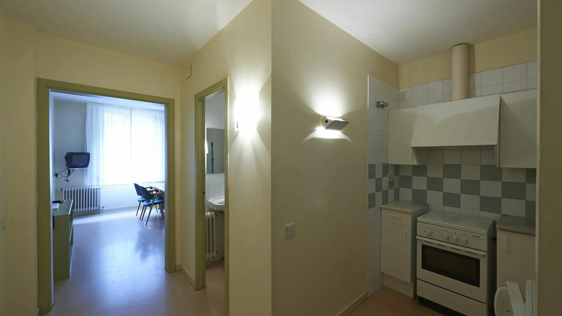 Apartamentos Montserrat Abat Marcet Spain